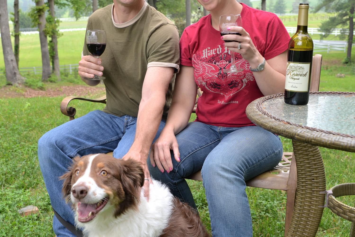 5 เรื่องที่คุณควรรู้ ก่อนพาน้องหมาเที่ยว “ไร่องุ่นที่เป็นมิตรกับสัตว์เลี้ยง” – จิบไวน์ เคียงข้างเพื่อนรักสี่ขา (อัปเดท 2025)